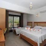 Savana Boutique Oda ve Kahvaltı 3*