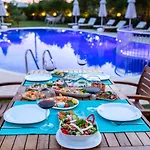 Savana Boutique Oda ve Kahvaltı