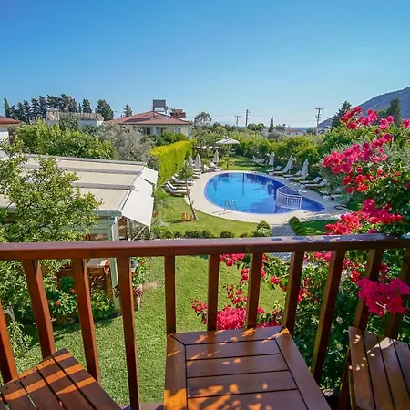 לינה וארוחת בוקר Savana Boutique 3*